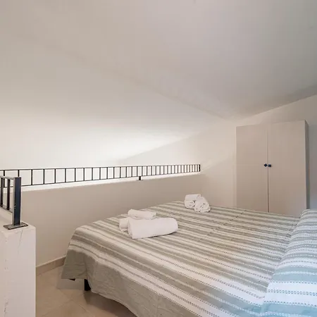 Li Menduli Apartment