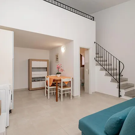 Li Menduli Apartment *